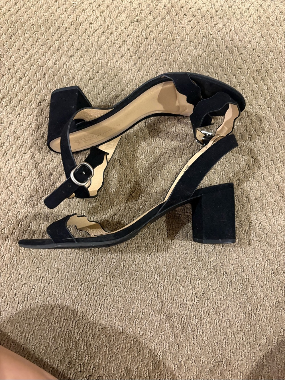 Chinese Laundry Jessenia vegan Suede sandals